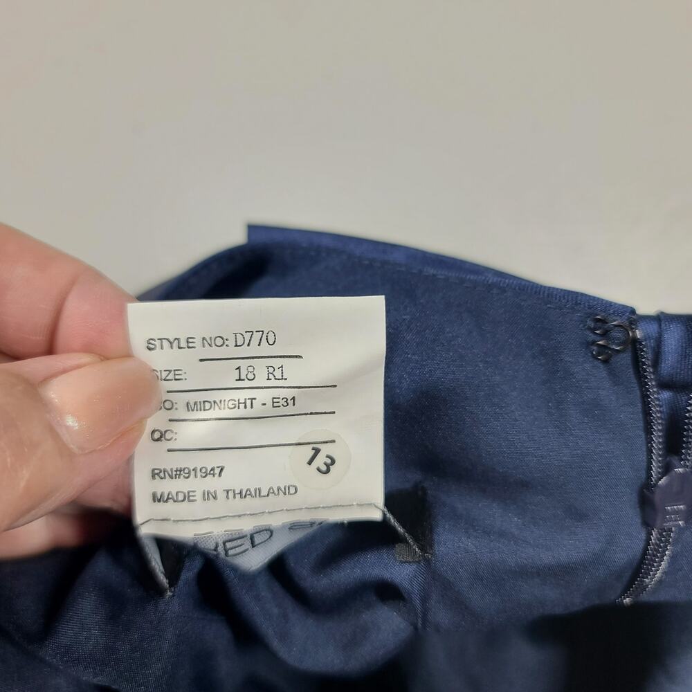 Alfred Sung D770 midnight navy sleeveless satin trumpet gown Size 18 black tie - Picture 16 of 16